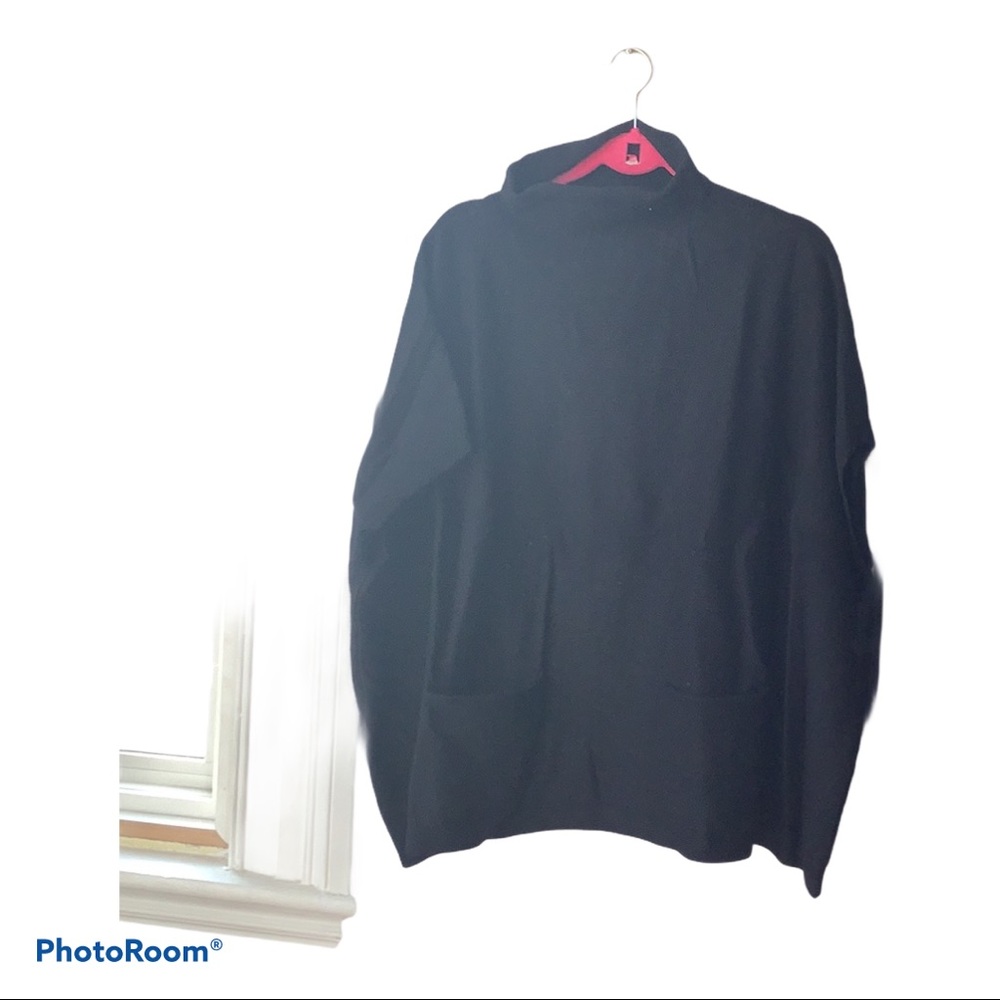 Seven sisters Black sweater